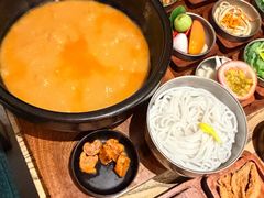 -银米·云南传统过桥米线(双廊黑金冠店)