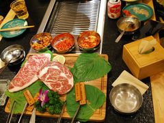 -臻牛烤肉