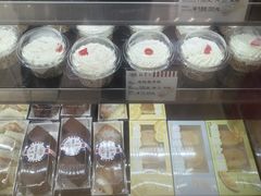 -红宝石·鲜奶小方·海派西点房(莘庄龙之梦店)