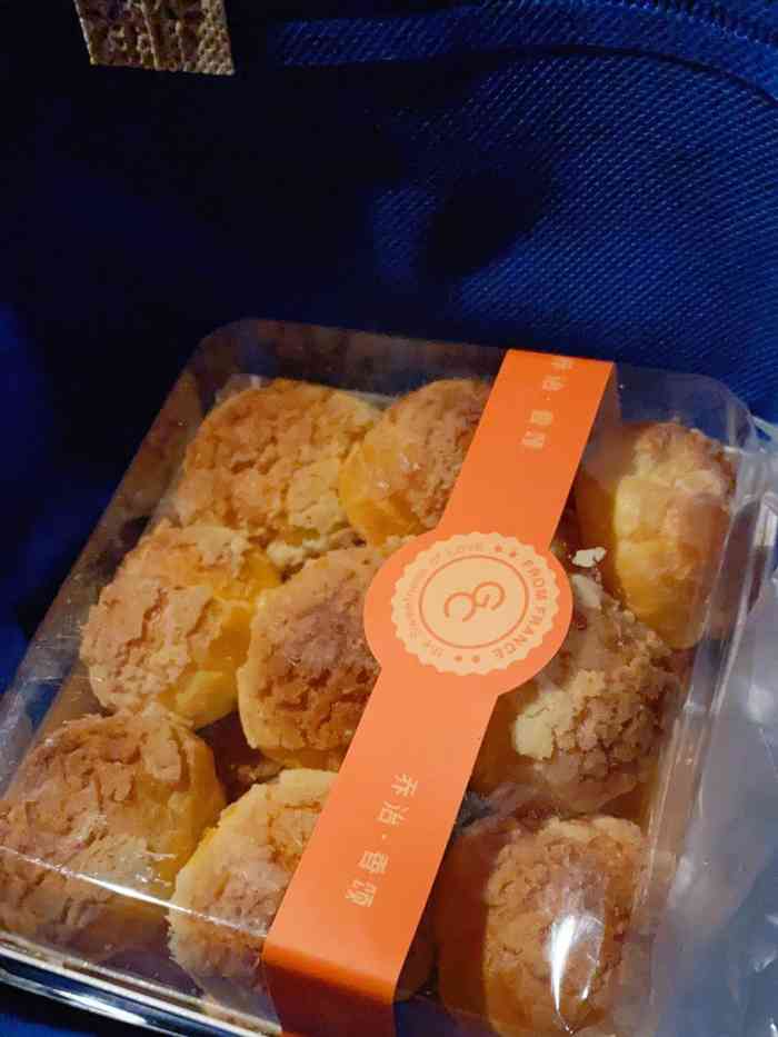 乔治·香颂蛋糕(太古小镇店)-"二话不对就涨价[呲牙]小泡芙之前买的2.