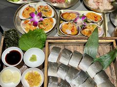 -围炉肉舍•炭烤活鳗•丹东海鲜烤肉(步行街店)