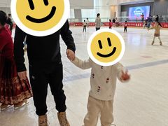 -冰纷万象滑冰场(二七万象城店)