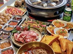 -围炉肉舍•炭烤活鳗•丹东海鲜烤肉(步行街店)