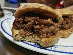 烧饼夹烧牛羊肉-老爆肚满五香烧牛羊肉