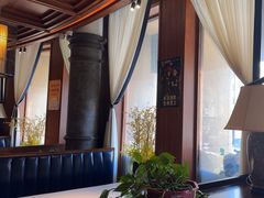 -八府香鸭·啫啫煲(华山路店)