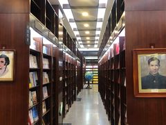 -新华书店(泉城路店)