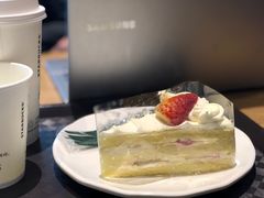 草莓奶香蛋糕-星巴克(温州万象城商业街店)