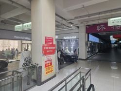 -喜爱高定婚纱摄影