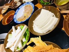 -锅来乐地锅鸡(安亭店)