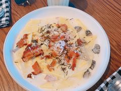 -ROAST coffee & eatery