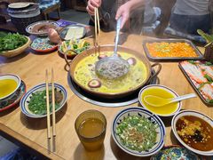 -洱火云南酸菜牛肉火锅(石景山当代商城店)