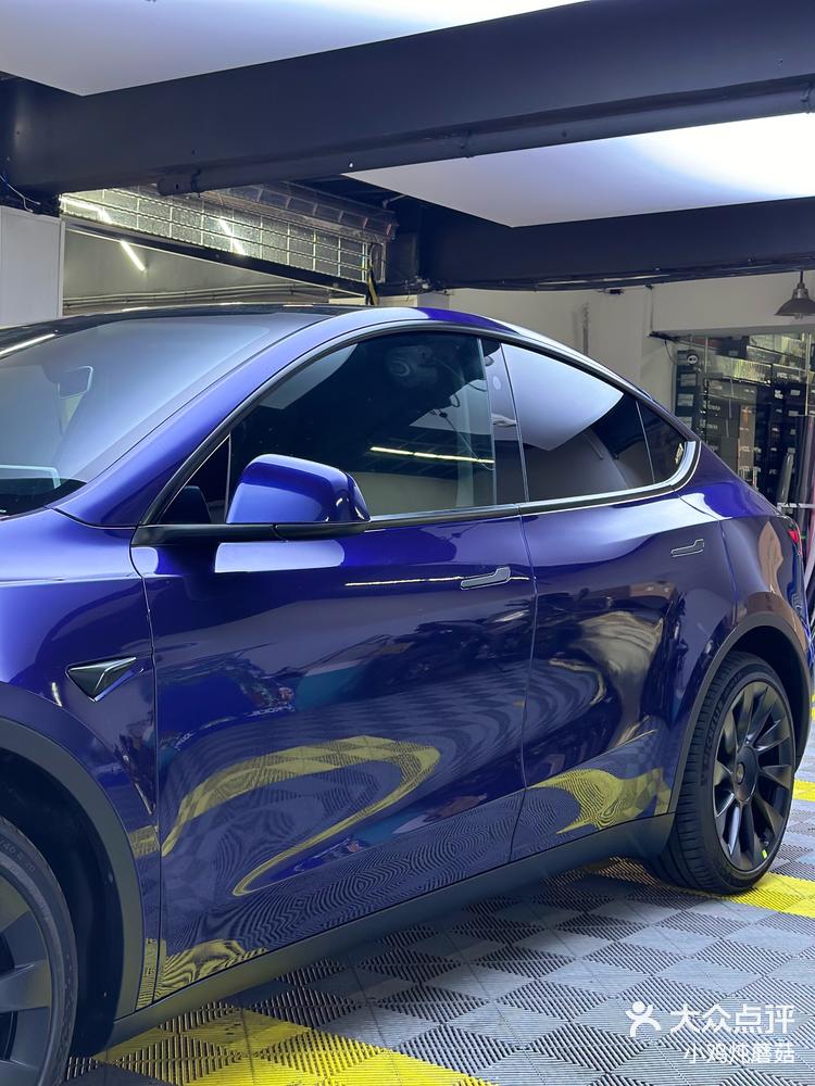 特斯拉modely丹泉石蓝