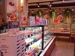 面包甜点陈列柜-巴黎贝甜(五月花广场店)