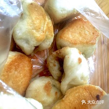 看了看他们的煎锅什么的 都好干净