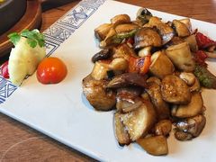 烤蘑菇-云海肴·汽锅鸡·云南菜(天山百盛优客店)