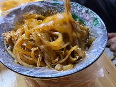 -牡丹广场薛栓子擀面皮大王