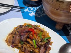 洋芋粑粑炒腊肉-飞鹿餐饮·陕南菜(北关店)