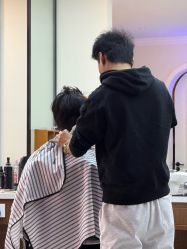 点击看大图 -理昂男士理发店 Barber shop