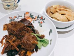 四喜烤麸-蝶园·装修中(BFC外滩金融中心店)