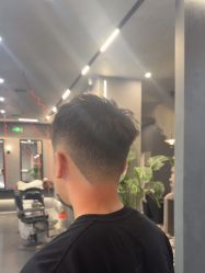 -老肖男士理发店