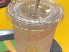 唯他可可椰子水-麦当劳(民盈·国贸城店)