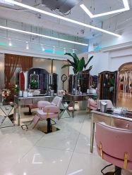 -BULB STUDIO 巴柏明星发型工作室