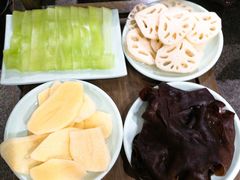 -红九格老火锅(三峡广场店)