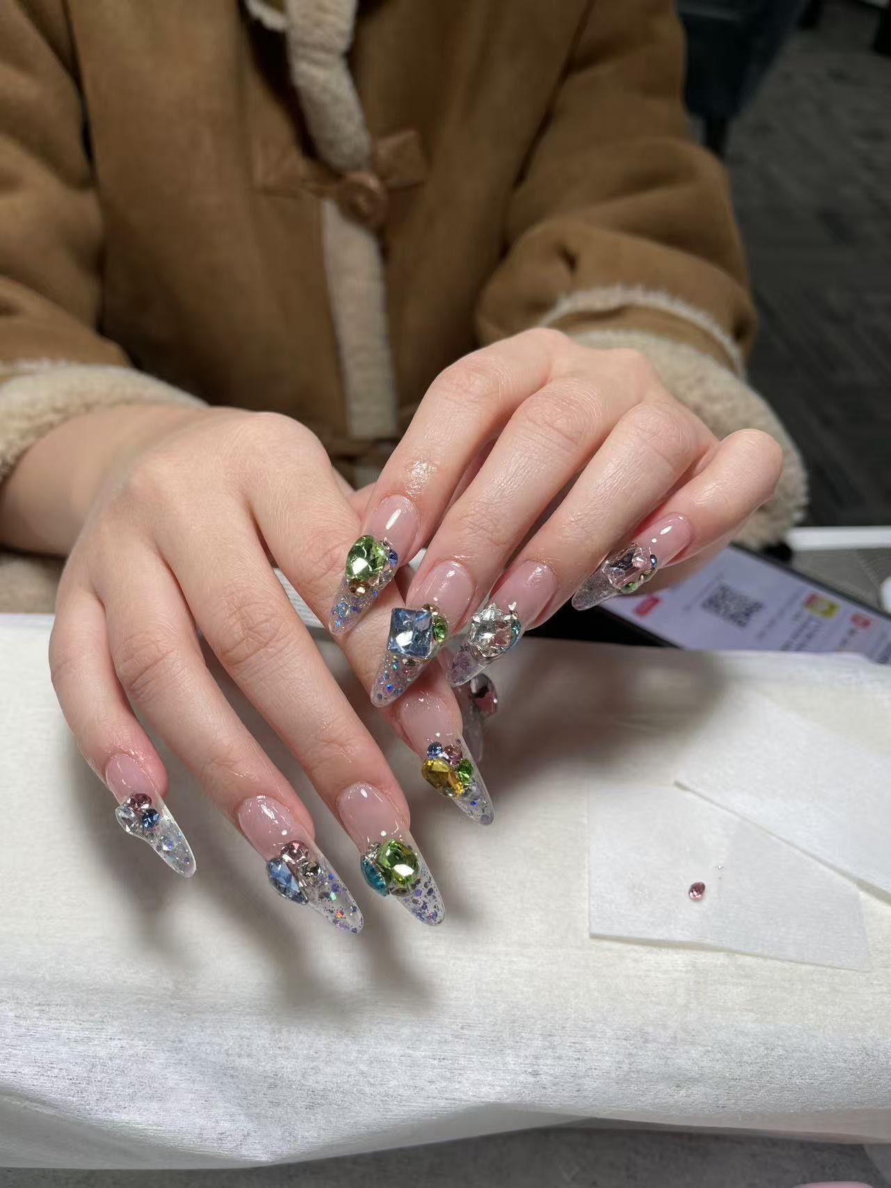 美甲师你自己看看做成这样你睡得着吗