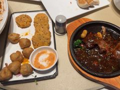 -八府香鸭·啫啫煲(华山路店)