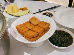 招牌炸豆腐-红雀围·海鲜火锅(陆家嘴中心店)