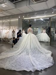 -艾米丽婚纱礼服