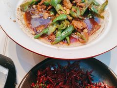 -阿瓦山寨·湘菜现炒·剁椒鱼头王(咸阳总店)