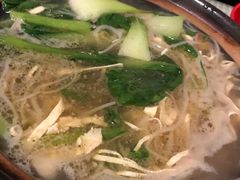 -丽虹云南过桥米线(兴工街店)