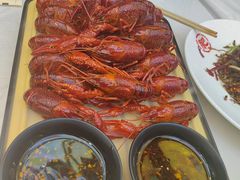 -肥肥虾庄·金牌油焖大虾(沙湖店)