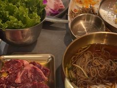 -围炉肉舍•炭烤活鳗•丹东海鲜烤肉(步行街店)