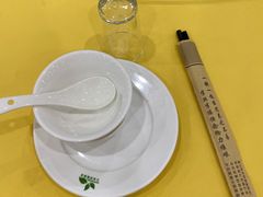 餐具摆设-湖边饭店