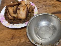 -帅巴人舅母子腊蹄民俗村