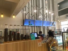 -顶东面包花园·生日蛋糕(世博店)