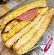 全家便利店(宜安广场店)-"蛋煎法式三明治 超有食欲的卖相,忍不住.