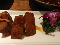 -胡桃里音乐餐厅(陶溪川店)(川湘赣菜·世界百大酒庄直供红酒·音乐表演)