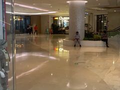 -港丽餐厅(高德置地店)