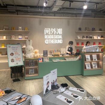 这周末来到了枫泾夜市，我觉得这是上海外滩少有的一个平