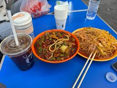 -玲玲米粉·新疆现炒米粉(大十字总店)