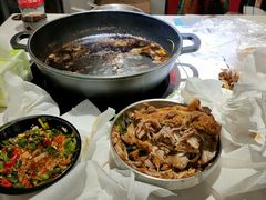-运气牛自助酱大骨火锅(南京东路店)