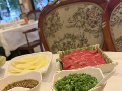 -鲁朗纳麦石锅鸡庄园