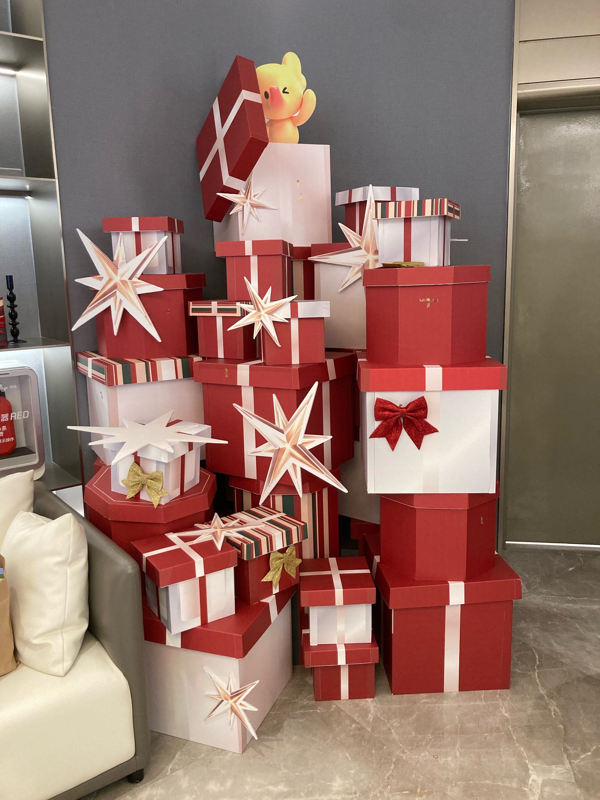 礼品
老会员有积分兑换福利[笑脸]
换到了海绵宝宝擦手帕和抽纸