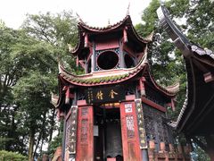 -峨眉山报国寺