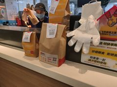 -麦当劳(上海虹桥站30B检票口楼上)