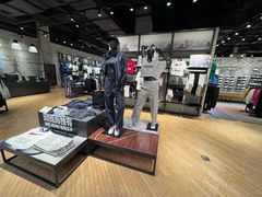 -泡泡玛特POPMART(上海环球港店)