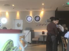 -必胜客(武汉欢乐谷店)